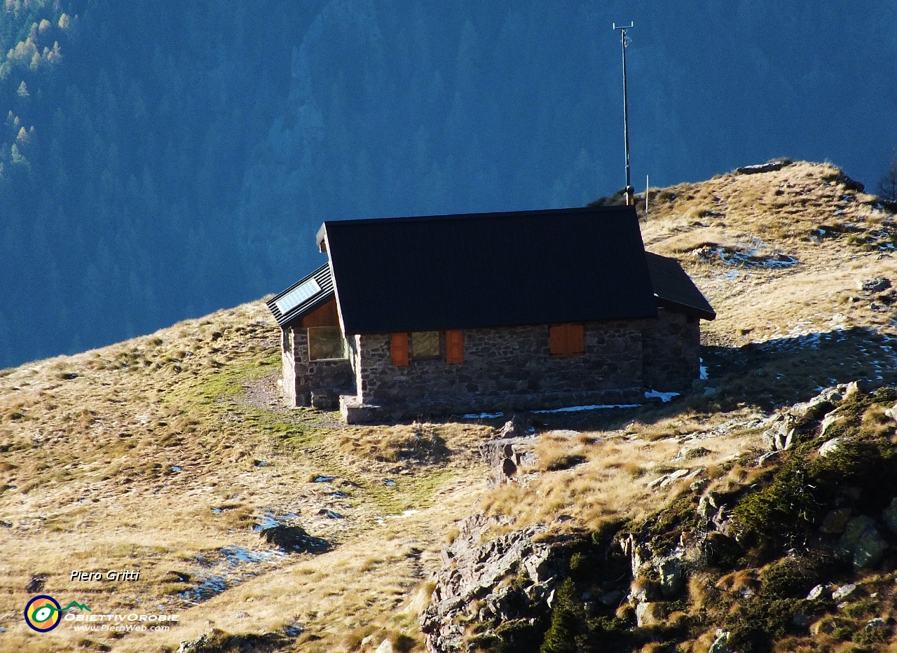 65 Bivacco Tre Pizzi (2060 m).JPG